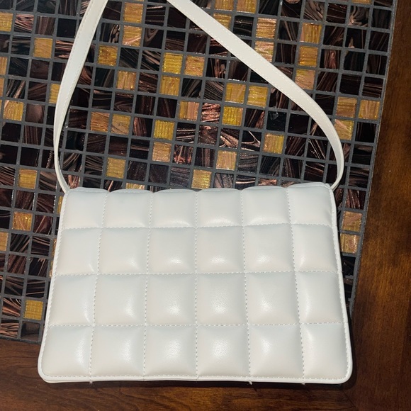 H&M Quilted Crossbody - Picture 3 of 7